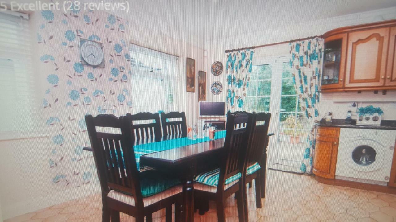 Comfy Room Well Located Лондон Екстериор снимка