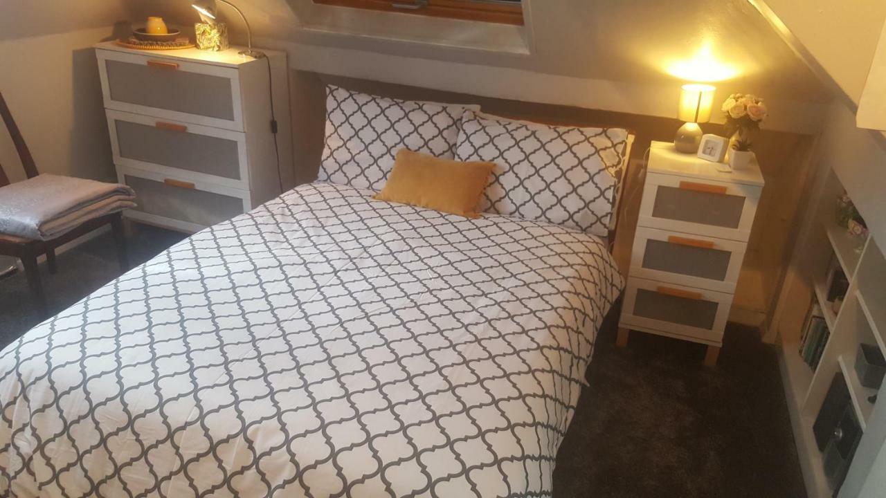 Comfy Room Well Located Лондон Екстериор снимка
